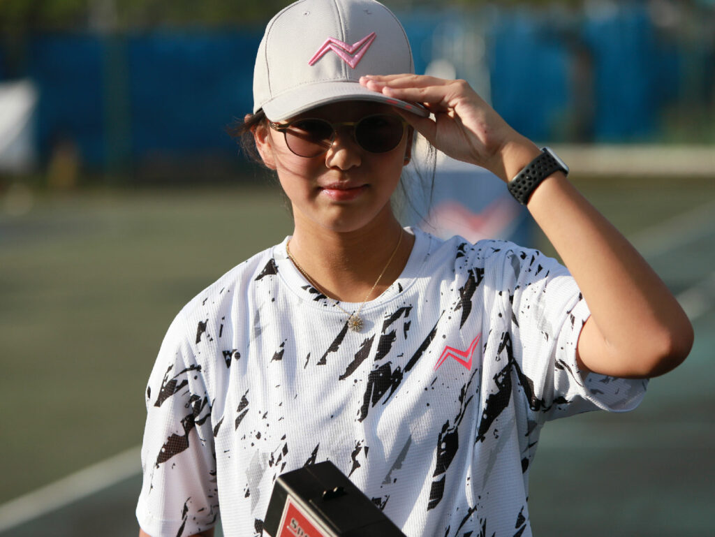 2023 breakpoint tournament hat model1