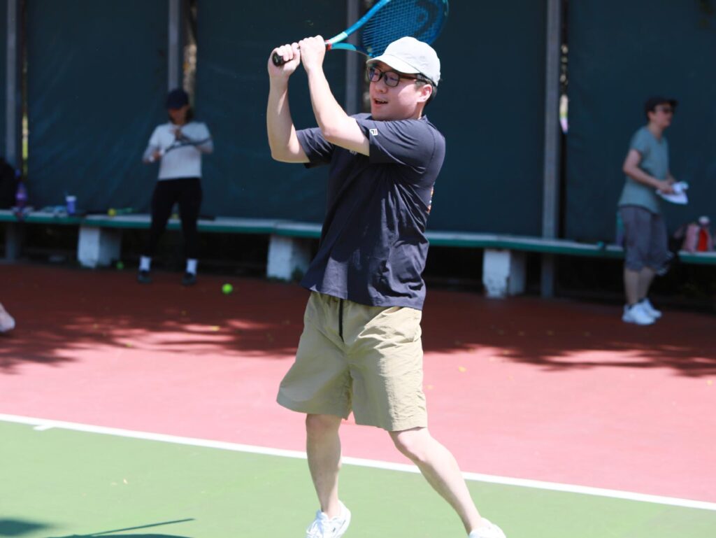 how to choose tennis coach pic 11